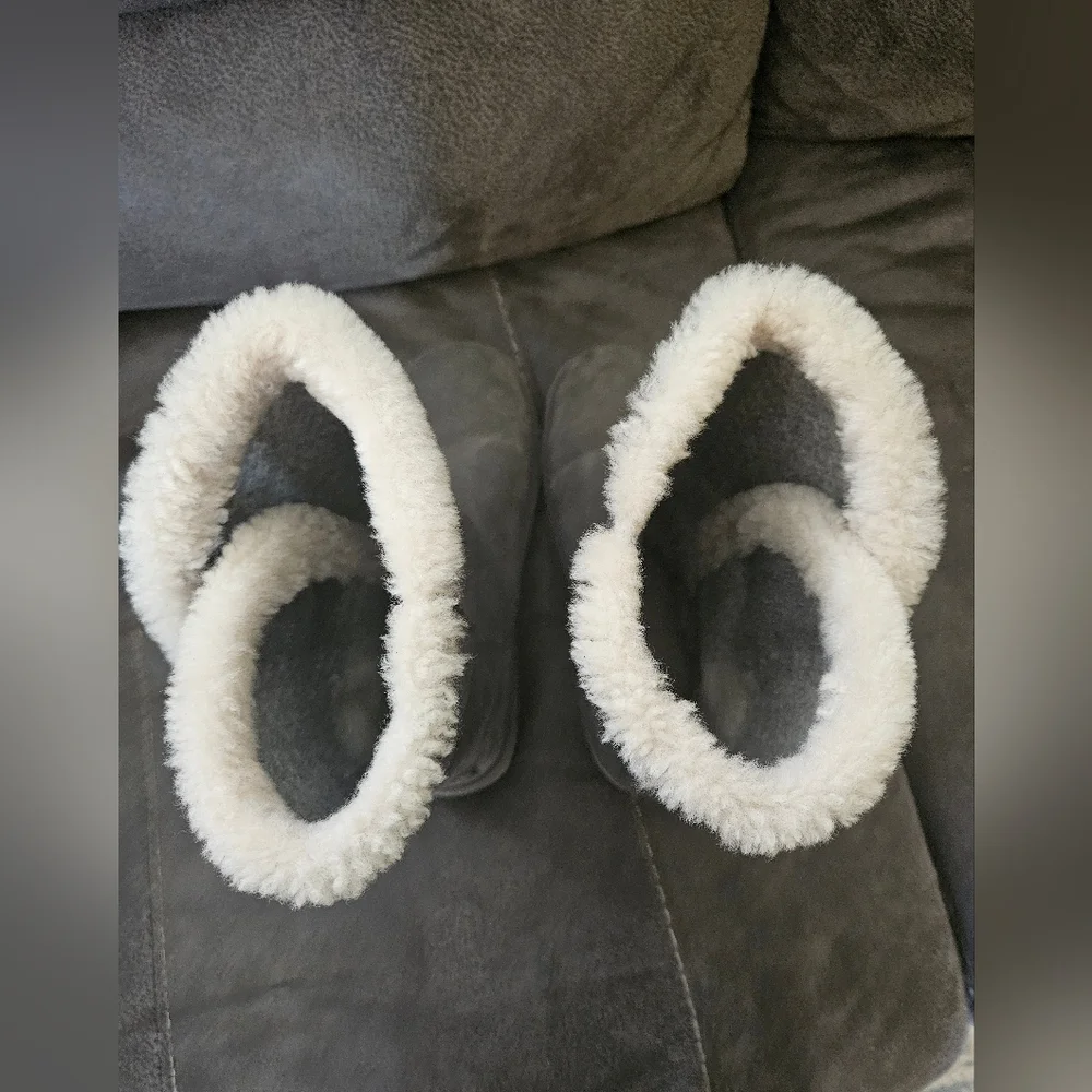 💜 EUC Womens size 7 koolaburra by UGG. Gray with shearling. - Picture 5 of 8